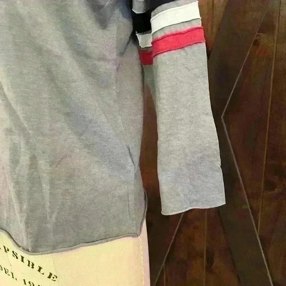 No Comment, athletic striped sleeve T-shirt. Size L - Picture 4 of 8